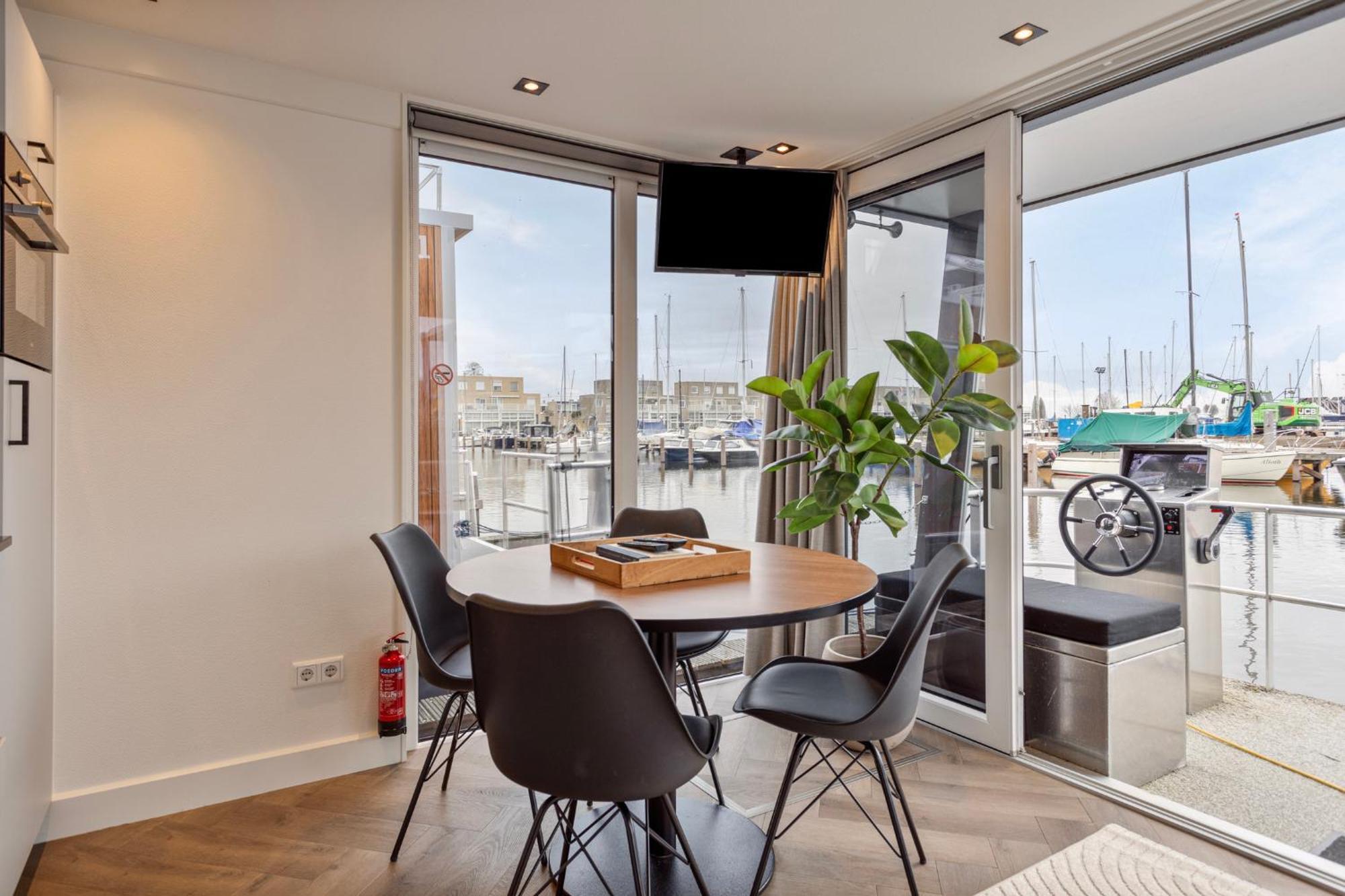 Luxurious Waterloft Near Beach And Centre By Weltevreden Experience Zeewolde Eksteriør billede